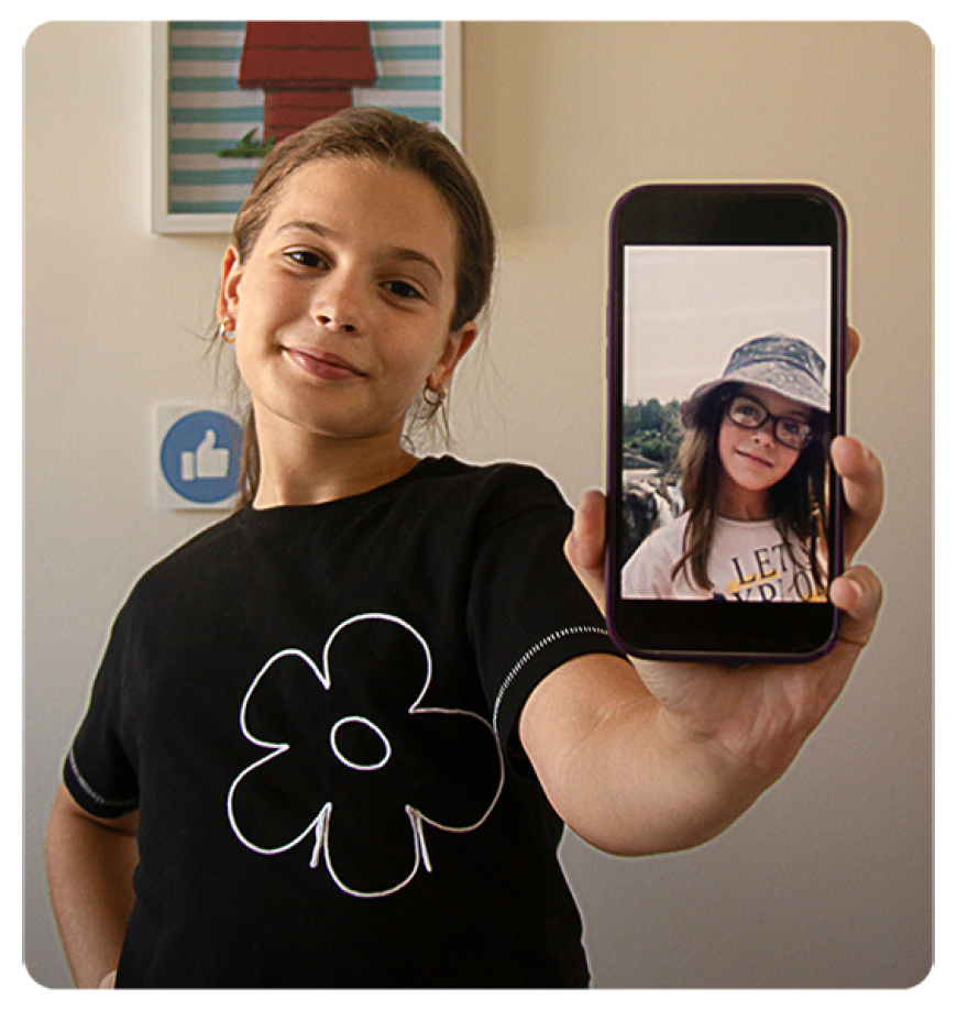 sofia holding up phone