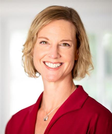 Headshot of CooperVision's Dr. Karen Walsh